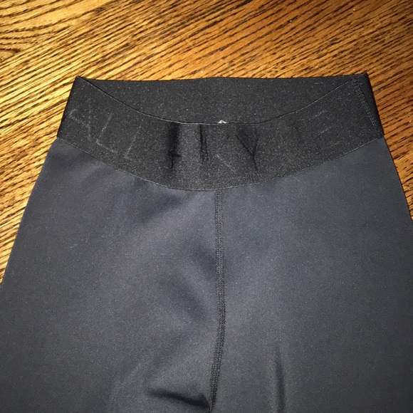 kendall+kylie leggings - Picture 3 of 3